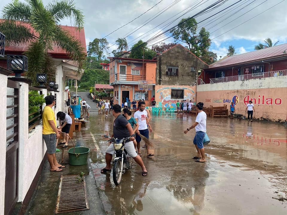 Paglilinis sa Barangay Anilao East Chapel Basketball Court at Canals